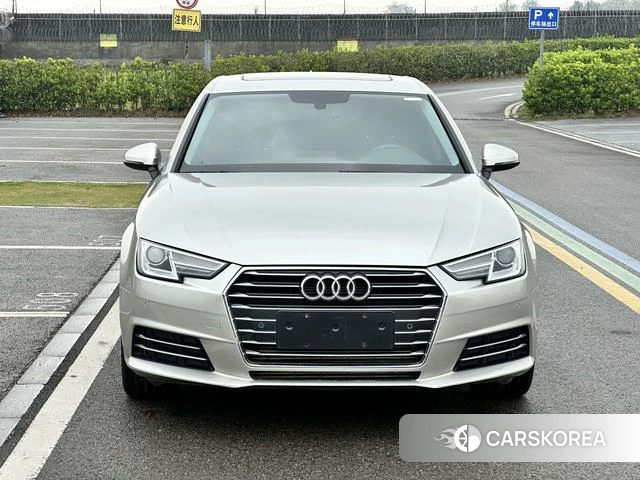 Audi A4L 2018 Шампань из Китая, фото 2