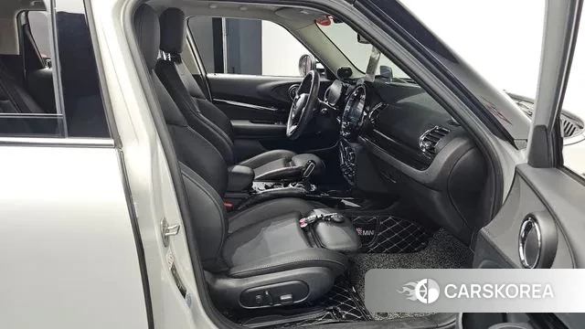 Mini Cooper Clubman 2021 Серебряный из Кореи, фото 2