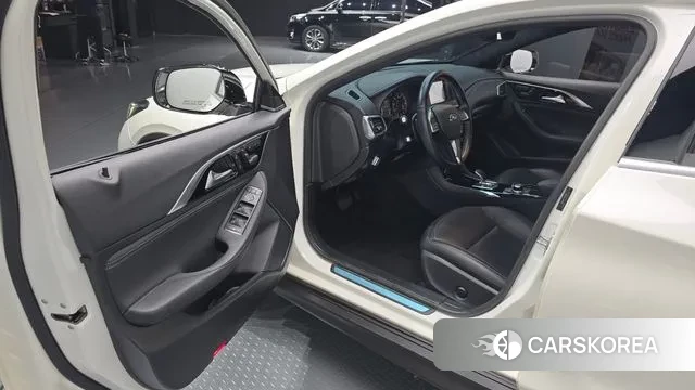 Infiniti QX30 2019 Белый из Кореи, фото 2