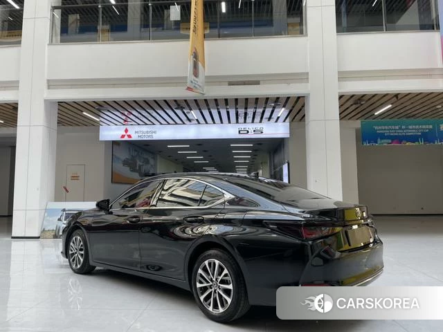 Lexus ES 2025 Черный из Китая, фото 2
