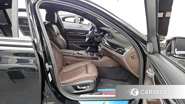 BMW 7 Series (G11) 2021 Черный из Кореи, фото 2