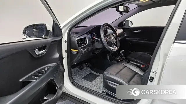 Kia Stonic 2018 Белый из Кореи, фото 2