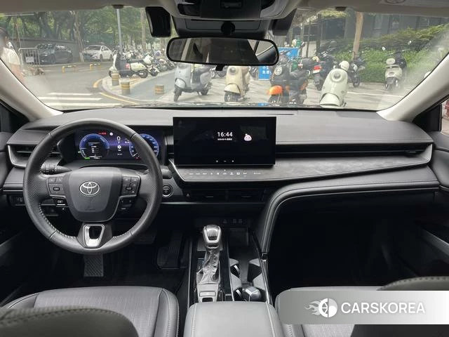 Toyota Camry 2025 Черный из Китая, фото 2