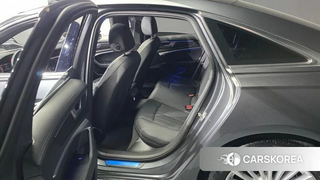 Audi A6 (C8) 2020 Серый из Кореи, фото 2