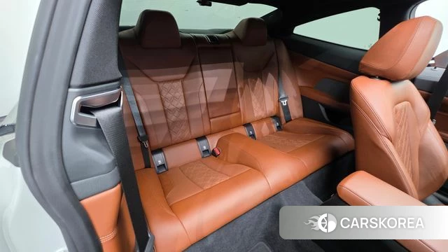 BMW 4 Series (G22) 2023 Белый из Кореи, фото 2