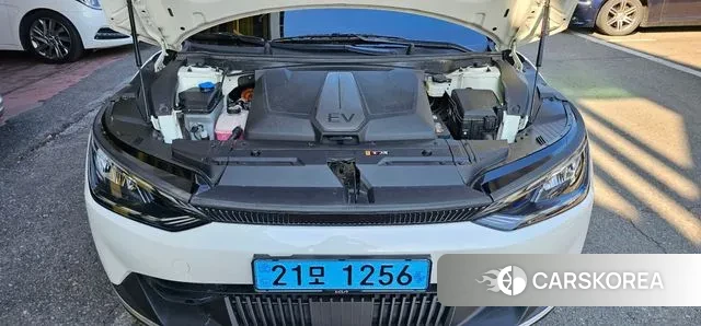 Kia EV6 2022 Жемчужный цвет из Кореи, фото 2