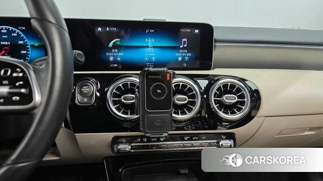 Mercedes-Benz A-Class W177 2020 Черный из Кореи, фото 2