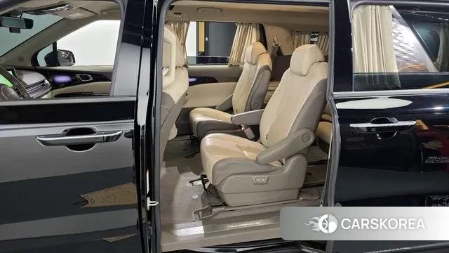 Kia Carnival 4th generation 2023 Черный из Кореи, фото 2