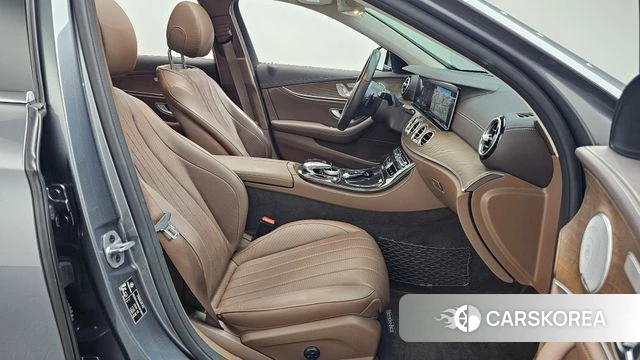 Mercedes-Benz E-Class W213 2019 Серый из Кореи, фото 2