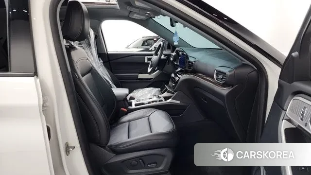 Ford Explorer 6th Generation 2021 Белый из Кореи, фото 2