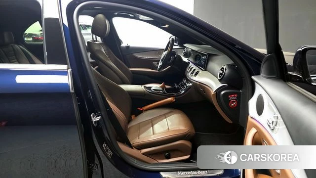 Mercedes-Benz E-Class W213 2021 Синий из Кореи, фото 2