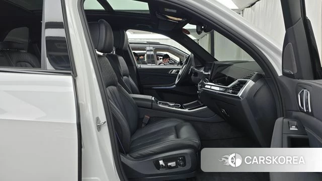 BMW X5 (G05) 2025 Белый из Кореи, фото 2