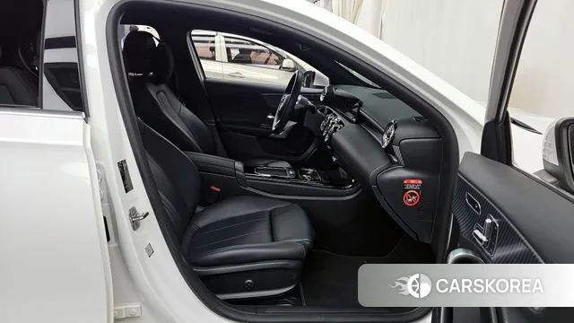 Mercedes-Benz A-Class W177 2023 Белый из Кореи, фото 2