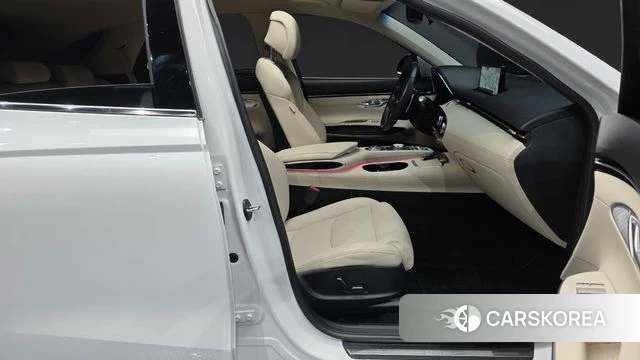 Genesis GV70 2022 Белый из Кореи, фото 2