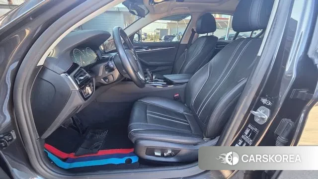 BMW 5 Series (G30) 2019 Серый из Кореи, фото 2