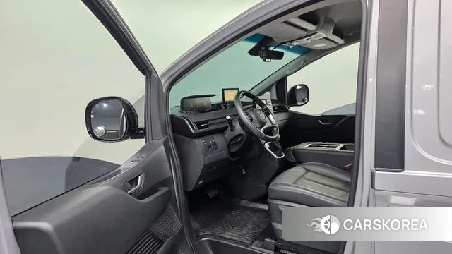 Hyundai Staria 2023 Серебряный из Кореи, фото 2