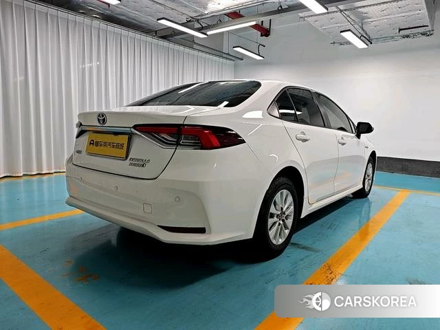 Toyota Corolla 2022 Белый из Китая, фото 2
