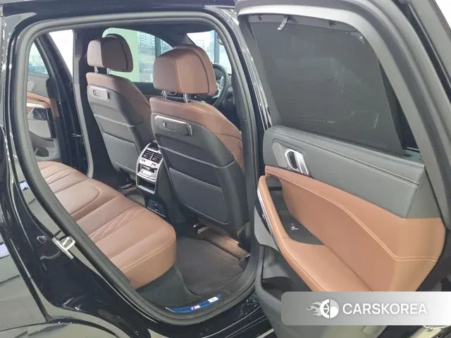 BMW X6 (G06) 2025 Черный из Кореи, фото 2