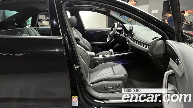 Audi A4 (B9) 2023 Черный из Кореи, фото 2