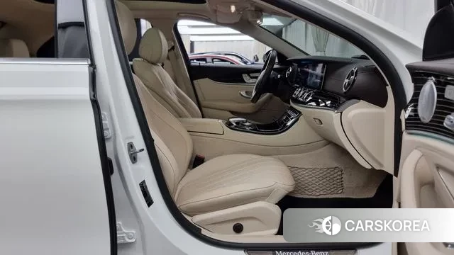 Mercedes-Benz E-Class W213 2020 Белый из Кореи, фото 2