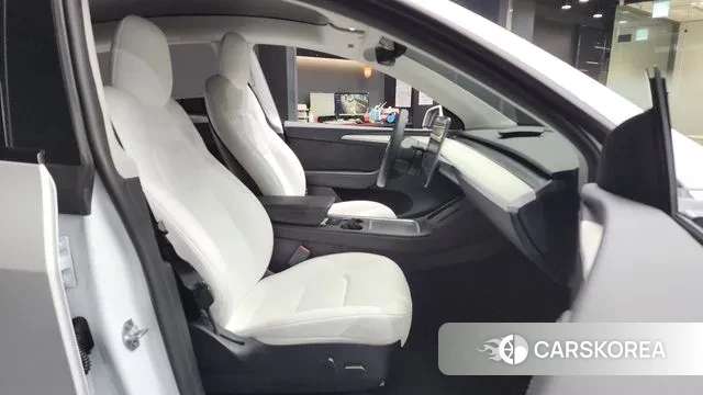 Tesla Model Y 2022 Белый из Кореи, фото 2