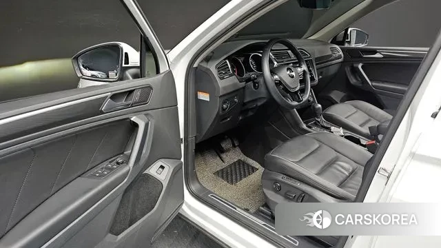 Volkswagen Tiguan second Generation 2019 Белый из Кореи, фото 2
