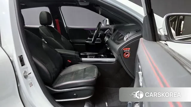 Mercedes-Benz GLA - Class H247 2021 Белый из Кореи, фото 2