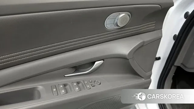 Hyundai The New Avante (CN7) 2023 Белый из Кореи, фото 2