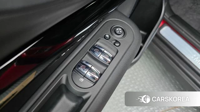 Mini Cooper Clubman 2023 Красный из Кореи, фото 2
