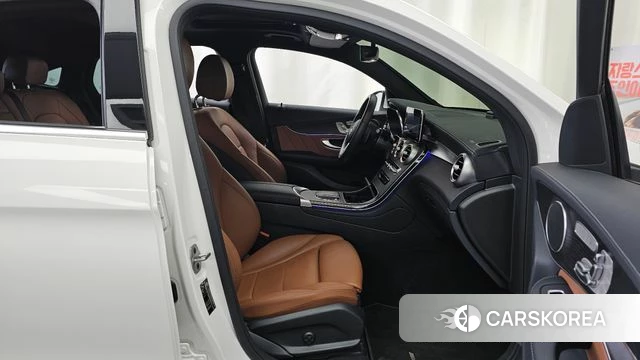 Mercedes-Benz GLC-Class X253 2022 Белый из Кореи, фото 2