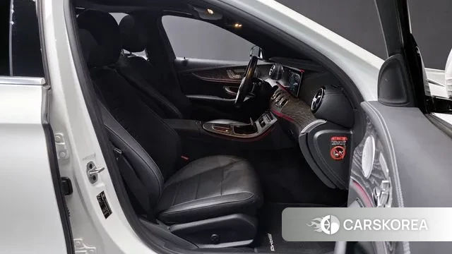 Mercedes-Benz E-Class W213 2020 Белый из Кореи, фото 2