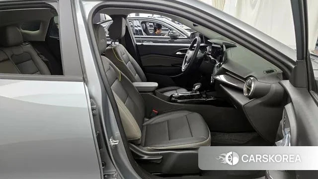 Chevrolet (GM Daewoo) Trax Crossover 2025 Серый из Кореи, фото 2