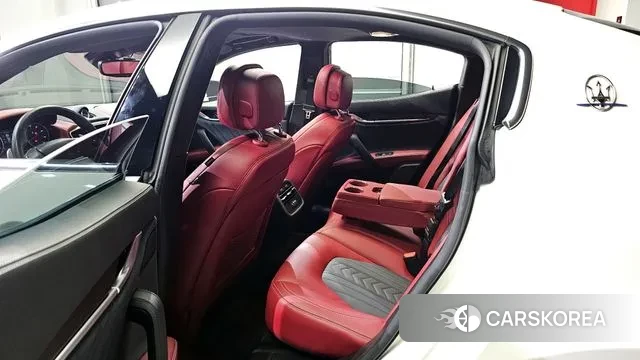 Maserati Ghibli 2021 Белый из Кореи, фото 2