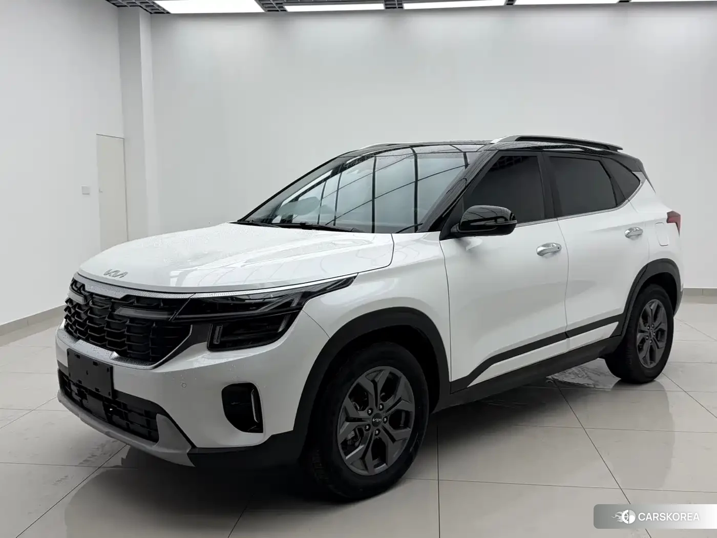 Kia Seltos 2023 Белый из Китая, фото 3