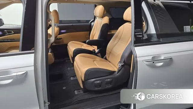 Kia Carnival 4th generation 2023 Белый из Кореи, фото 2