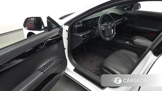 Hyundai Grandeur Hybrid (GN7) 2023 Белый из Кореи, фото 2