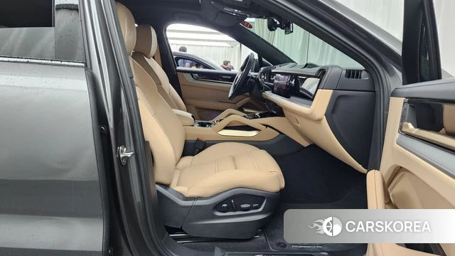 Porsche Cayenne (PO536) 2025 Серый из Кореи, фото 2
