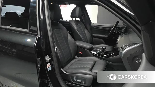 BMW X3 (G01) 2022 Черный из Кореи, фото 2