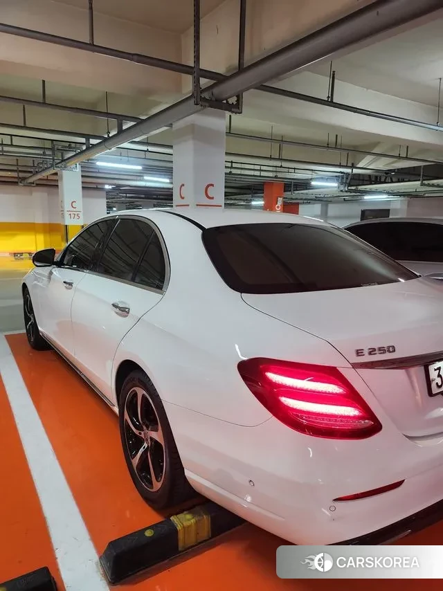 Mercedes-Benz E-Class W213 2019 Белый из Кореи, фото 2