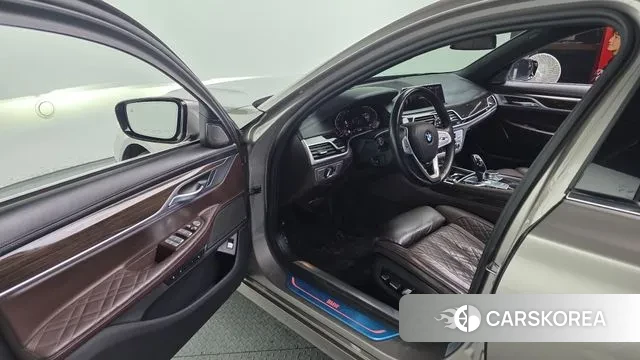 BMW 7 Series (G11) 2020 Серебристо-серый из Кореи, фото 2