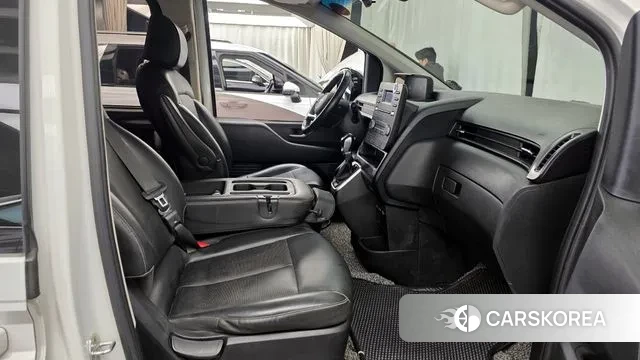 Hyundai Staria 2021 Белый из Кореи, фото 2