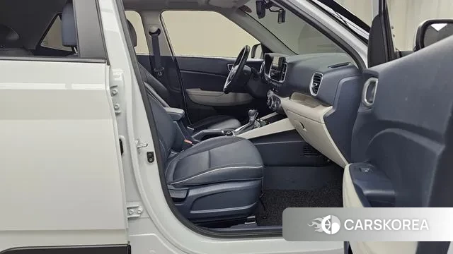 Hyundai Venue 2023 Белый из Кореи, фото 2