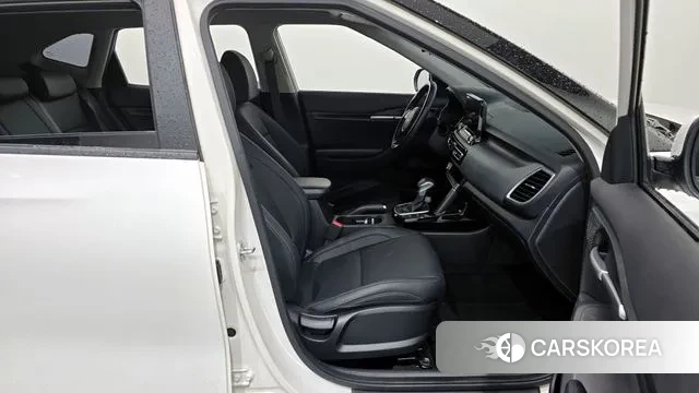 Kia Seltos 2022 Белый из Кореи, фото 2