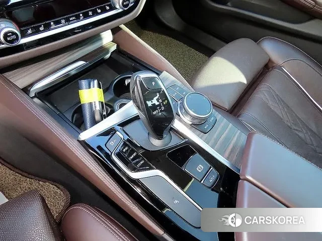 BMW 5 Series (G30) 2019 Серый из Кореи, фото 2