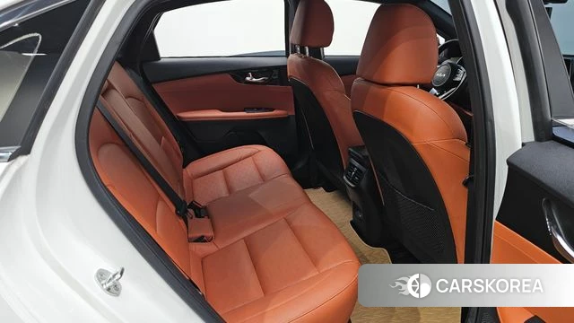 Kia The New K3 2nd generation 2021 Белый из Кореи, фото 2