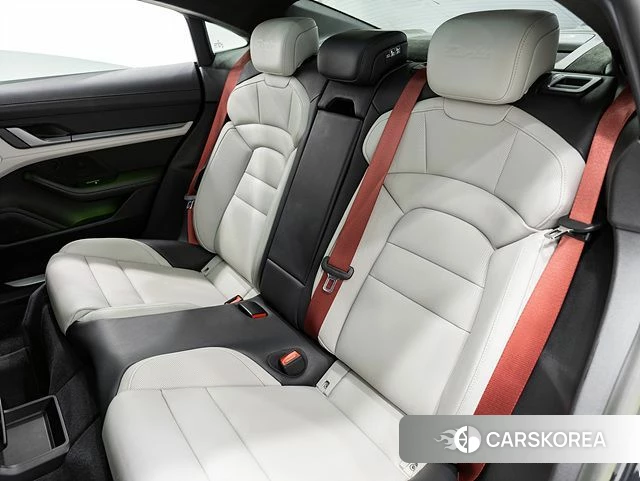 Porsche Taycan 2023 Серый из Кореи, фото 2