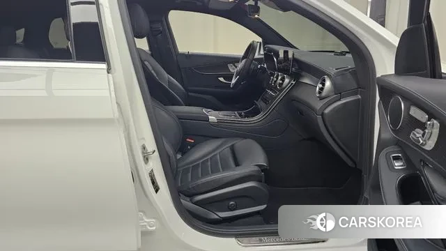 Mercedes-Benz GLC-Class X253 2023 Белый из Кореи, фото 2