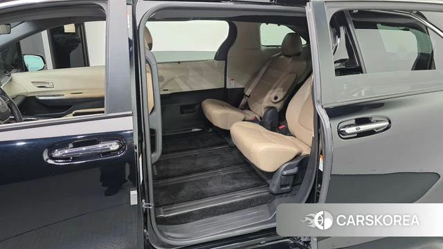 Toyota Sienna 4th Generation 2021 Черный из Кореи, фото 2