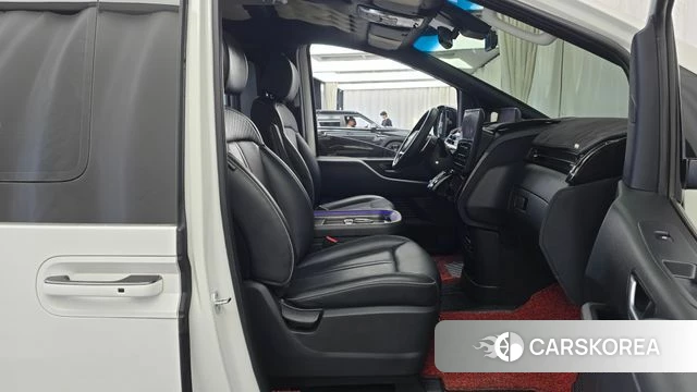 Hyundai Staria 2022 Белый из Кореи, фото 2