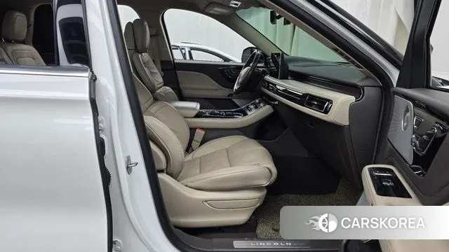 Lincoln Aviator 2nd generation 2020 Белый из Кореи, фото 2
